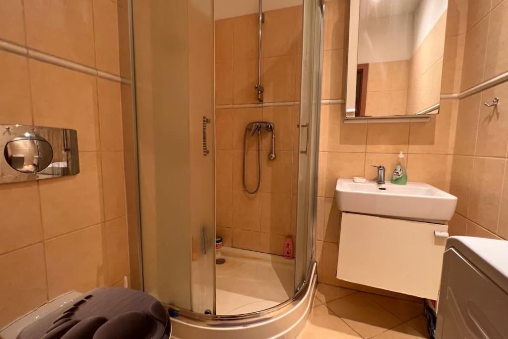 2 Apartment, Near Nivy Centrum Apartmán